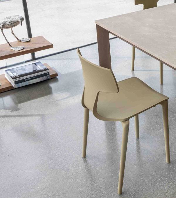 Chaise empilable gain de place