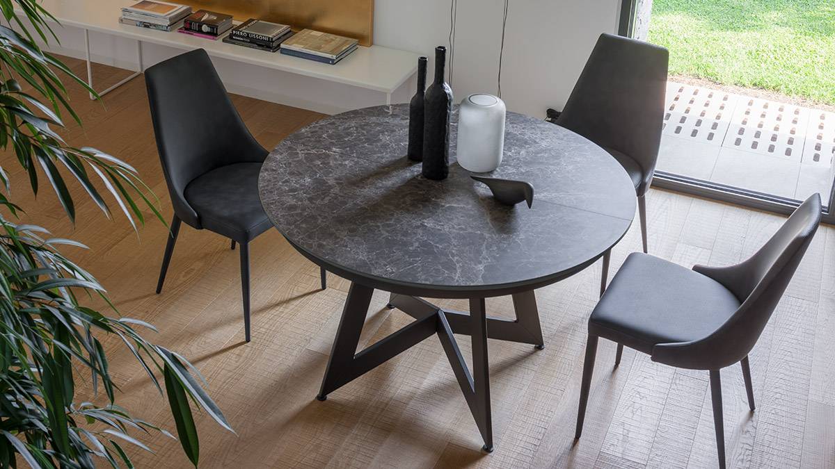 Exemple de table ronde extensible céramique livrable à Paris dans le 75