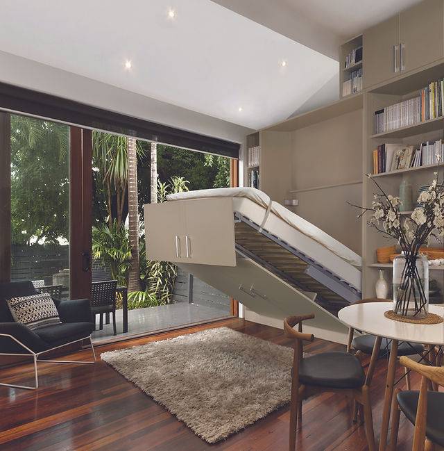 Lit escamotable vertical 140 avec range oreillers sous le sommier pour avoir tout sous la main livrable à Nantes et partout en France.