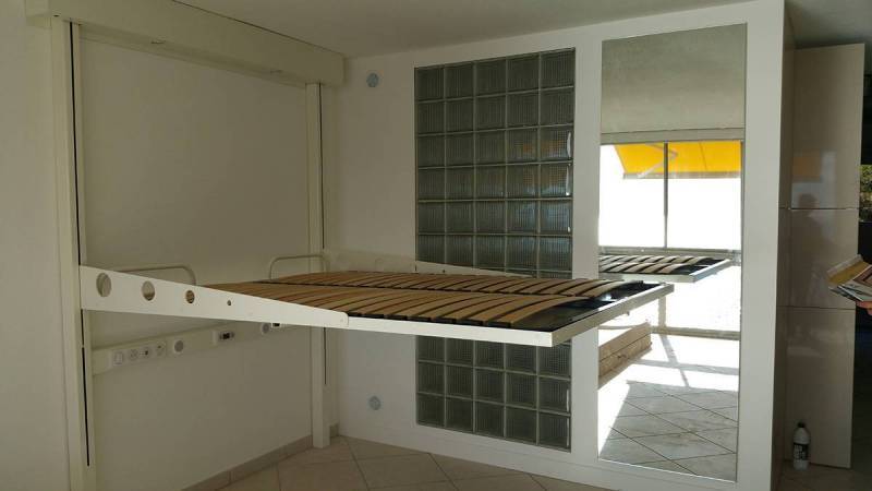 Exemple de modèle de lit mezzanine électrique escamotable au plafond livrable à Aix en Provence dans  les Bouches du Rhône
