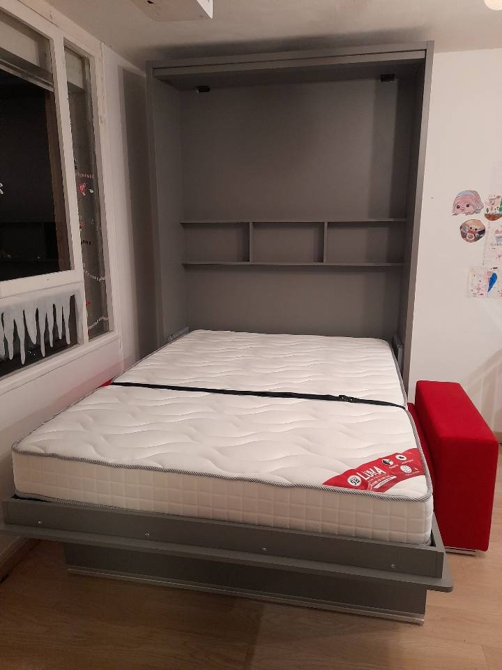 Canapé lit mural gain de place Paris