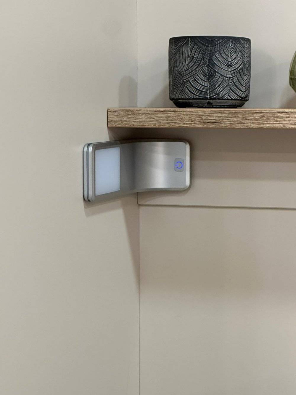 ARMOIRE LIT CANAPE COFFRE ET ACCOUDOIRS ARLITEC