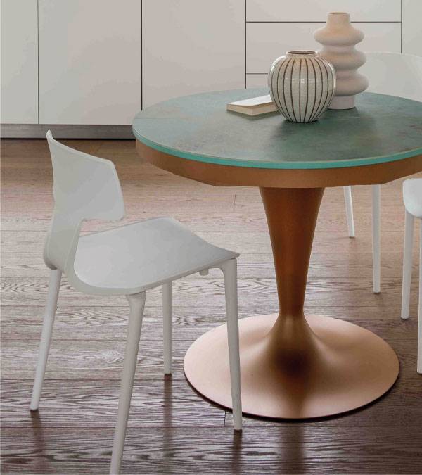 Chaise empilable gain de place