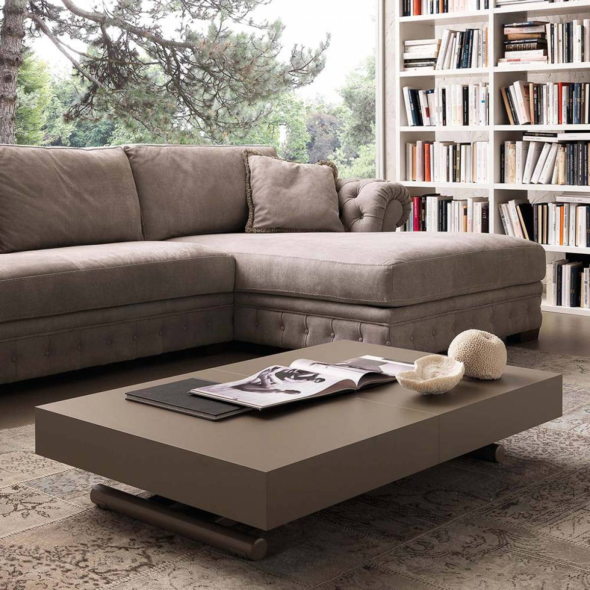 Table de salon 120x80 relevable et extensible finition TAUPE transformable en grande table de repas. Vendue proche de CASSIS