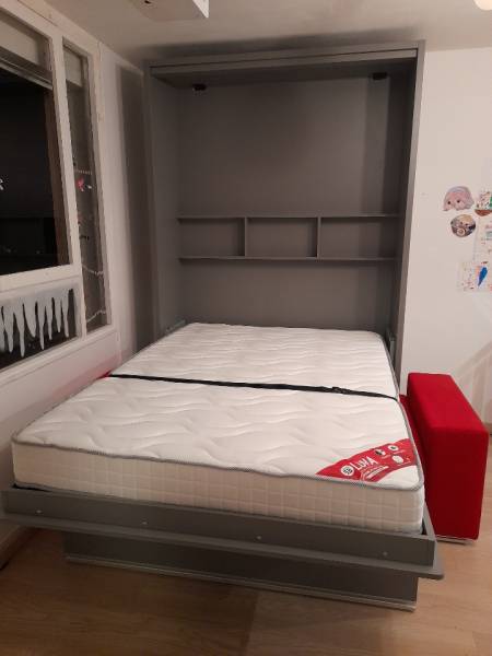 Canapé lit mural gain de place Paris